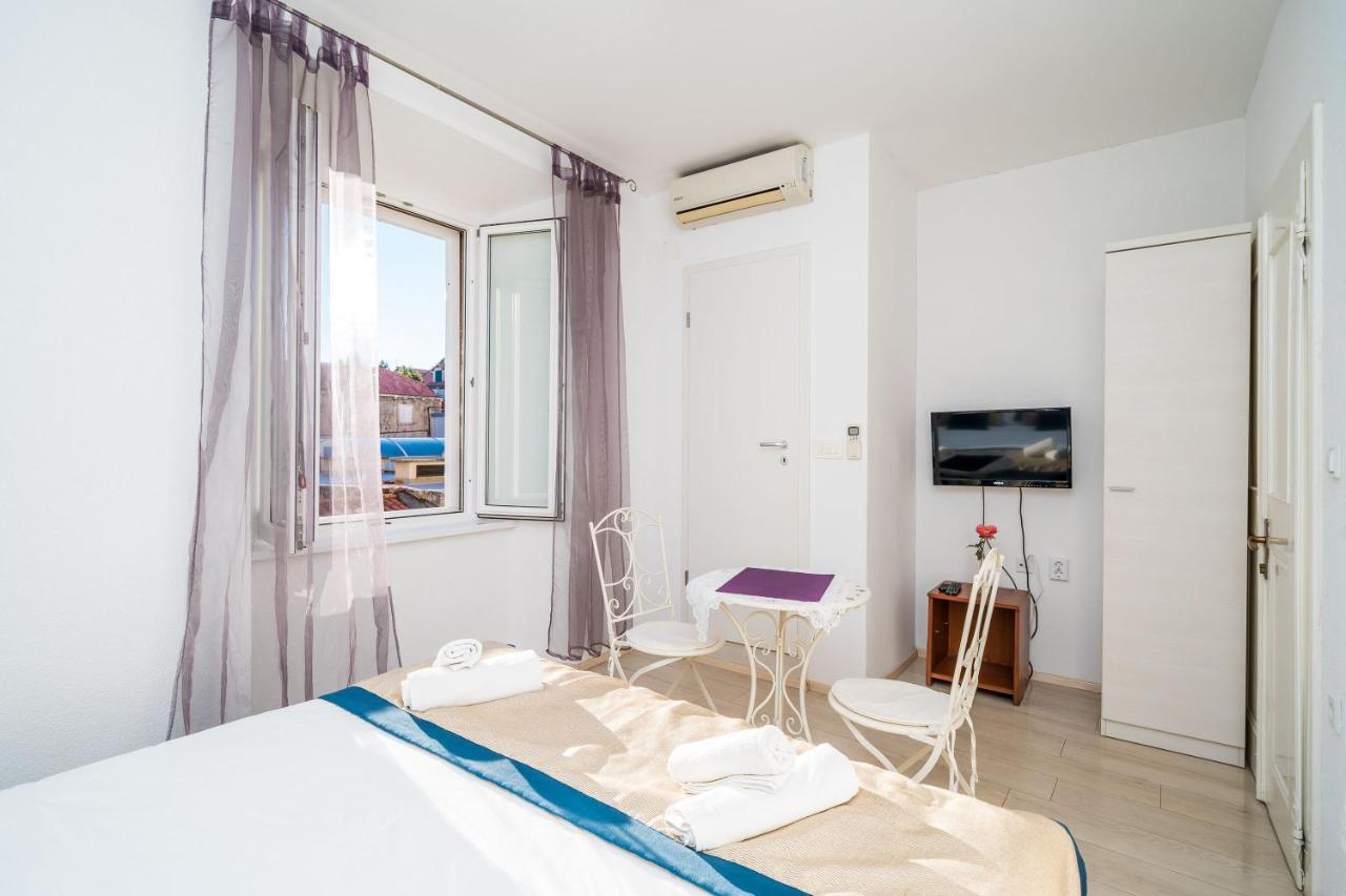 Deluxe Rooms With A Terrace View At Old City Gate Dubrovnik Exterior photo