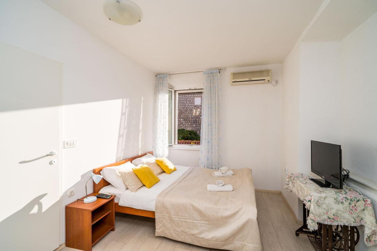 Deluxe Rooms With A Terrace View At Old City Gate Dubrovnik Exterior photo