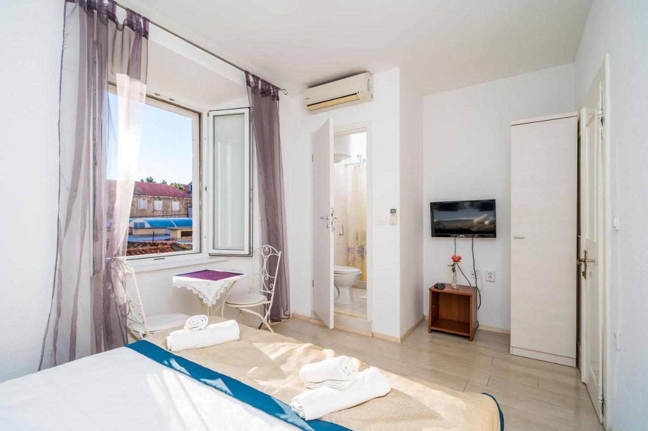 Deluxe Rooms With A Terrace View At Old City Gate Dubrovnik Exterior photo