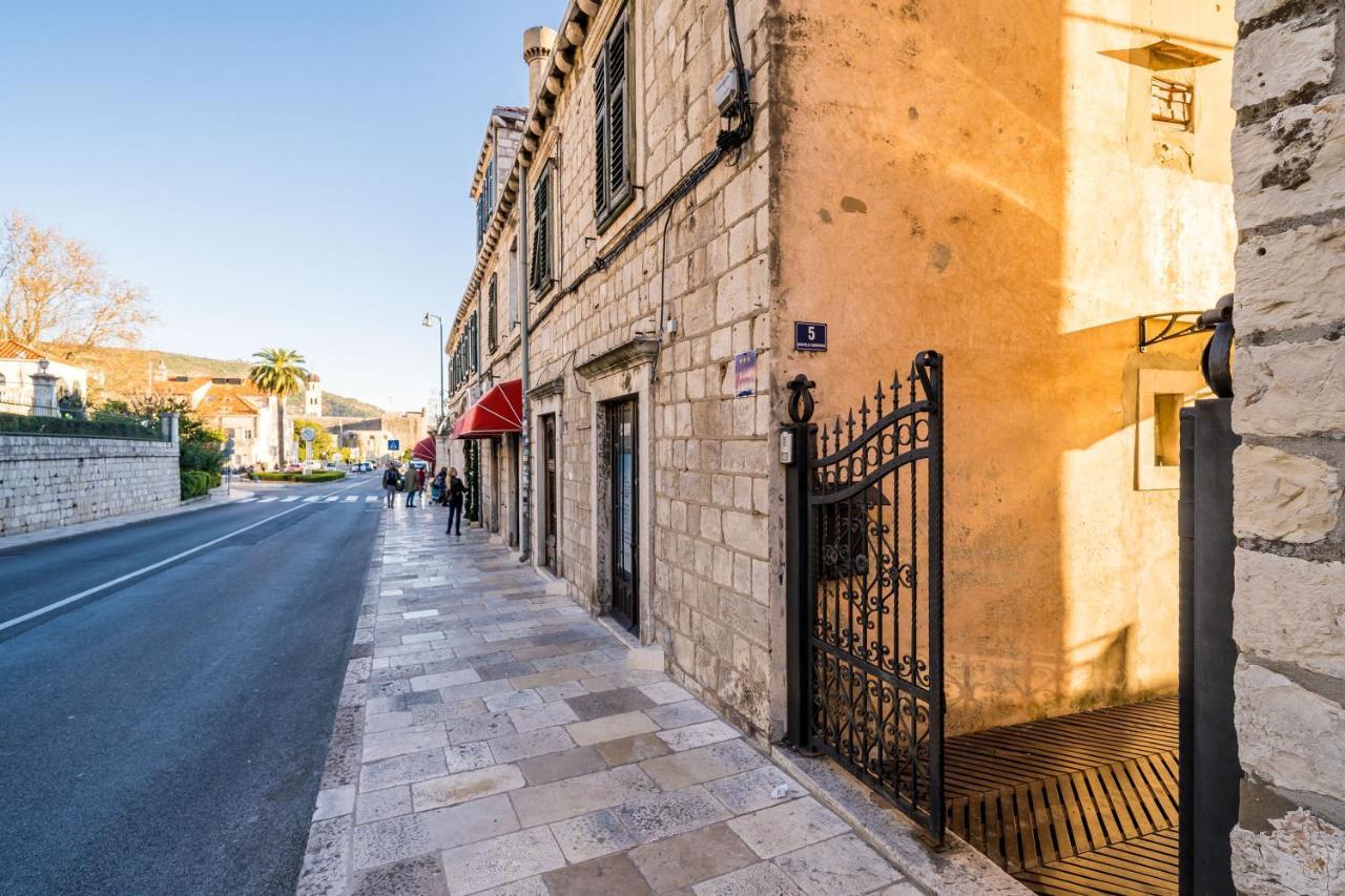 Deluxe Rooms With A Terrace View At Old City Gate Dubrovnik Exterior photo